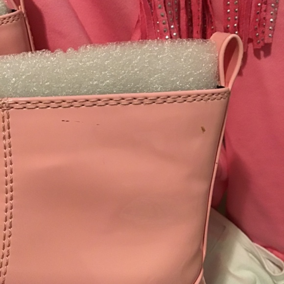 🔥Best offers, NWT, small scratches on left boot, see photos, otherwise great - Picture 4 of 4